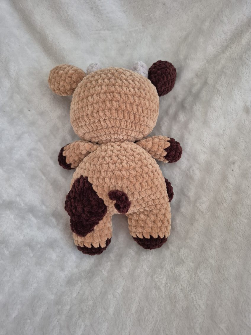 Vache d’ Aubrac marron au crochet