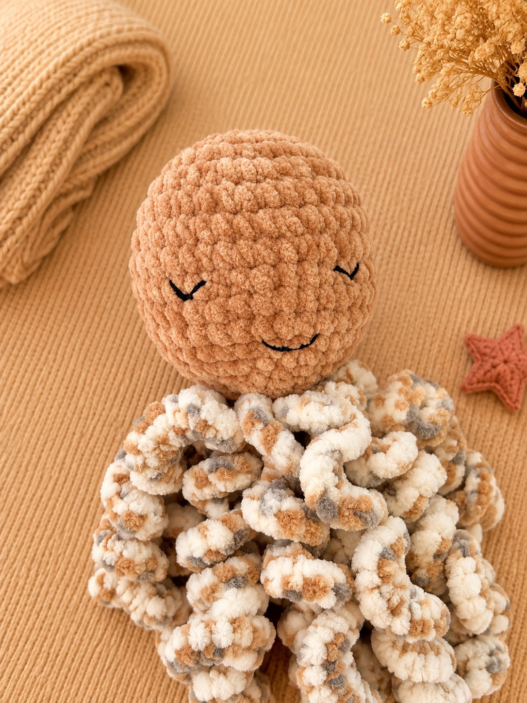 Doudou Pieuvre Bébé Nougat - Fait main au crochet