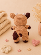 Vue de dos peluche vache marron laine chenille, cadeau unique
